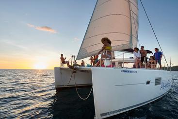 Charter 40ft Catamaran In Playa Flamingo, Costa Rica