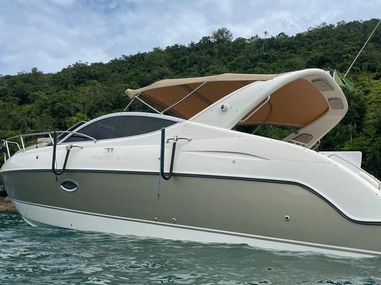 Iate a motor Phantom 29 em Ubatuba