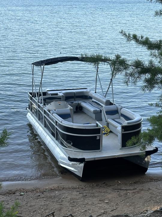 Crest Value Pontoon 23ft - up to 11 people - Lake House Delivery Available