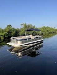 Hurricane FunDeck 200hp 12 Guests in Naples & Marco Island /Captain available!/