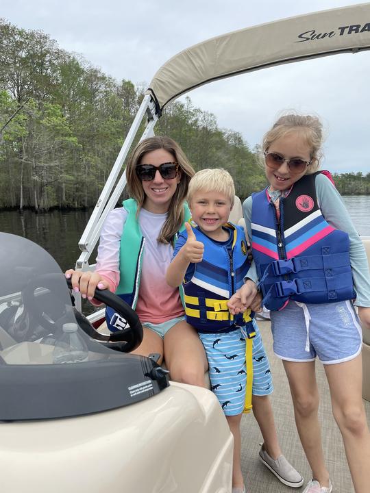  Sun Tracker 22 DLX Short Pontoon à Murrells Inlet, Caroline du Sud