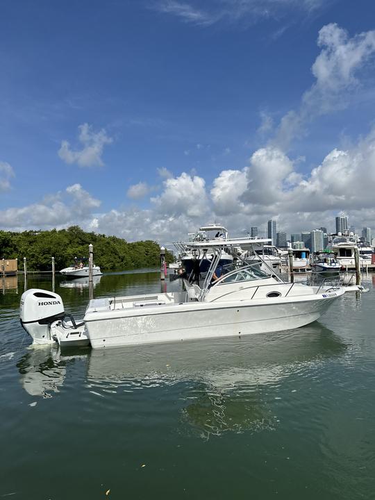 Profitez de Miami à bord de notre Proline 24 pieds