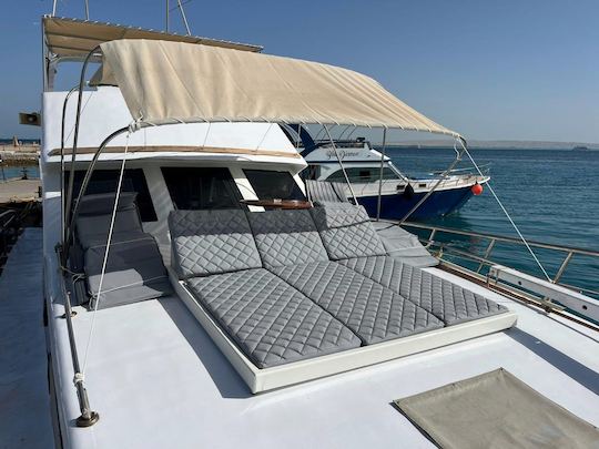 Yacht charter in Hurghada · 2010 — Wood (2010)