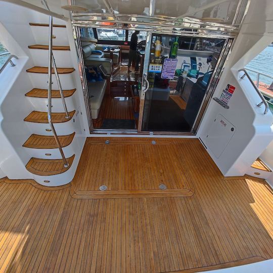 63ft Luxury Yacht Rental in Sanya