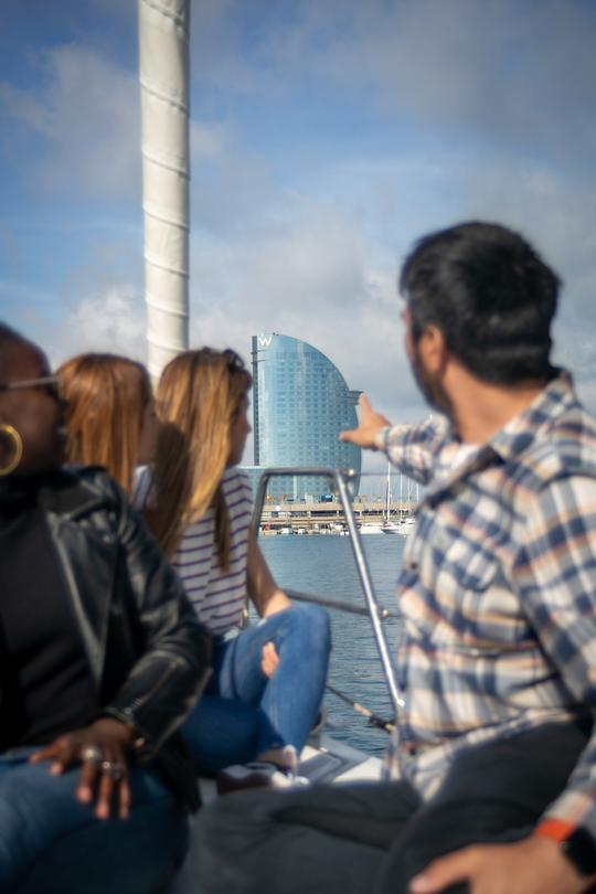 Excursion à la voile à Barcelone avec un guide professionnel et multilingue