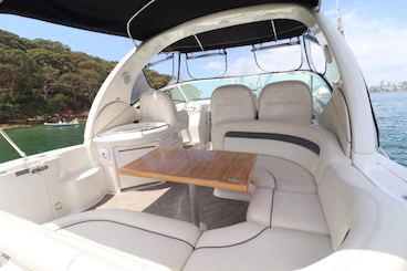 Have a fun time on the Gold Coast | Sea Ray 375 DA Sundancer Yacht