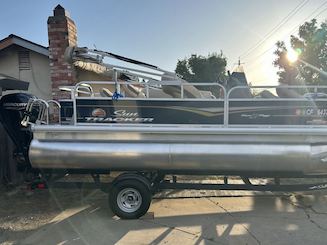 SunTracker Bass Buggy 18 DLX in Sacramento, California