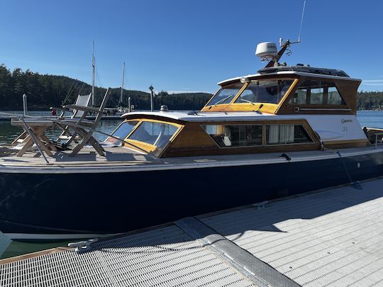 Classic Wooden 35ft Cruiser, perfect for a wildlife or sunset champagne cruise! 