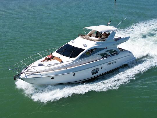 57' Azimut: novo sistema de som e atualização de estofamento!