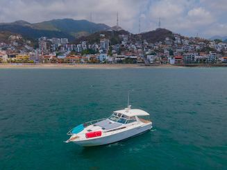 OLYMPUS | SEA RAY 46FT YACHT FOR CRUISING A PERFECT SUMMER IN PV