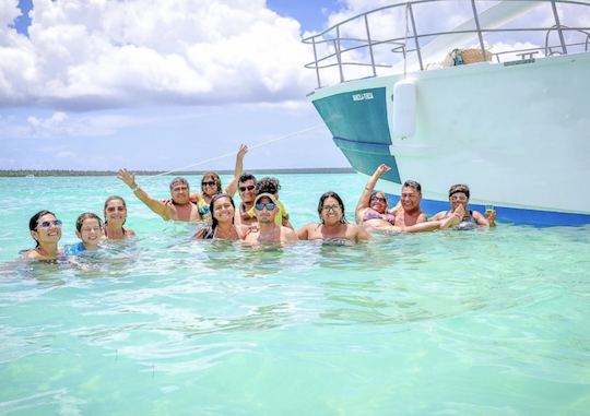 Faites la fête comme jamais auparavant : votre excursion exclusive d'une journée en yacht à Punta Cana !