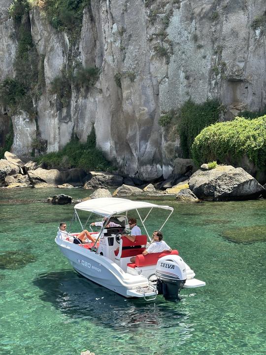 Passeio de barco em Capri (tudo incluído)