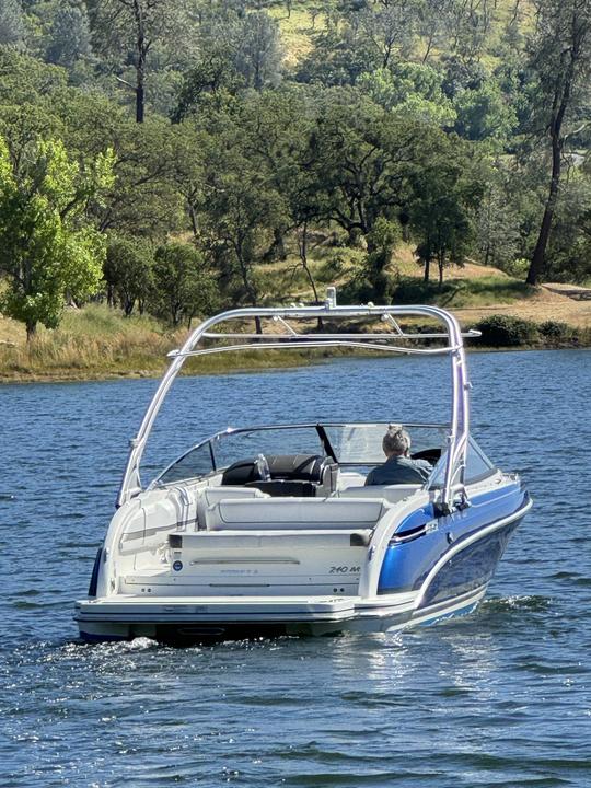 Barco esportivo de fórmula sofisticado e luxuoso em Bass Lake!