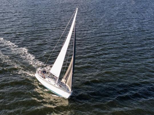 Spend the Day on Buzzards Bay - Sail on "Hamlet" a 35 '  J/105 racer/cruiser 