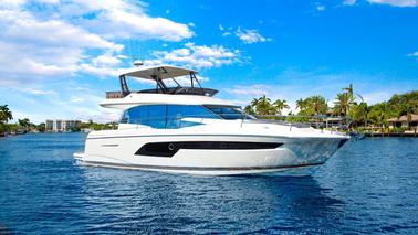 Nouveau yacht à moteur Prestige 520 Flybridge de Santa Eulària des Riu