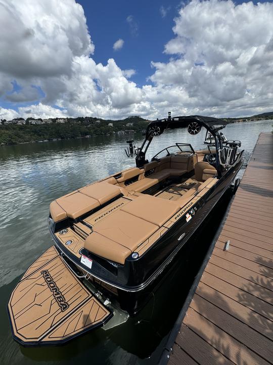 Austin’s Best Lake Experience! Watersports included - up to 17ppl