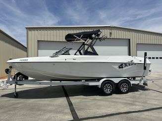 Axis T23 Wake Surf Boat in Draper, Utah