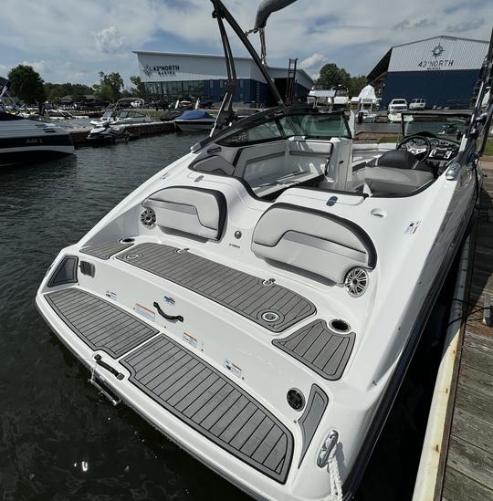 Bateau à réaction Yamaha sur le lac Oneida !