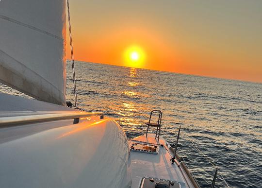 Lagoon 40 en Nuevo Vallarta. Beba margaritas, relájese y navegue todo el día