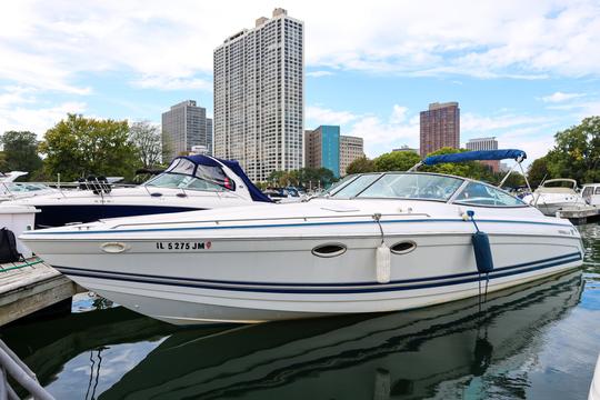 Yacht à moteur Formula de 33 pieds, idéal pour un parc à bébé !