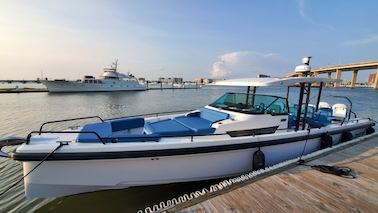 Luxury Axopar 37ft Sun Top w/ Restroom Onboard — up to 13 guests in Charleston