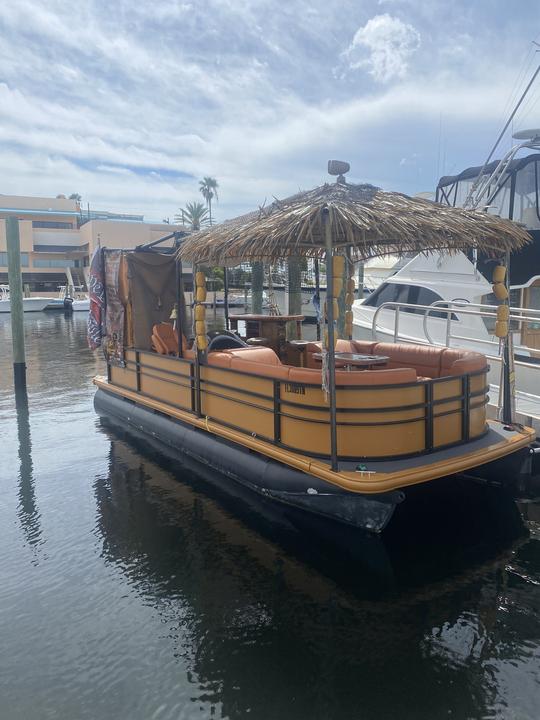 Amazing Tiki Bahama Mama Tiki Boat