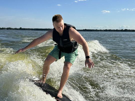 Apprenez le wakeboard et les sports nautiques avec nous à Winter Haven, capitaine inclus