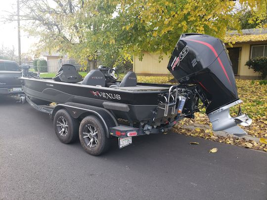 Barco de pesca de robalo Vexus AVX2080 de 20 pés com localizadores 