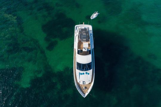 Alquiler de yates de 24,5 m para descubrir las Islas Canarias con estilo