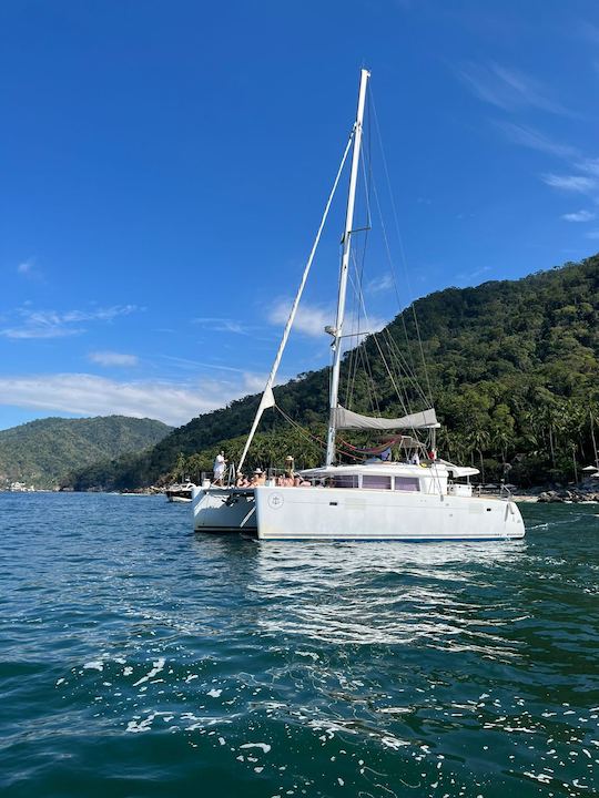 ELEGANCE CATAMARAN LAGOON 45 IN PUERTO VALLARTA 