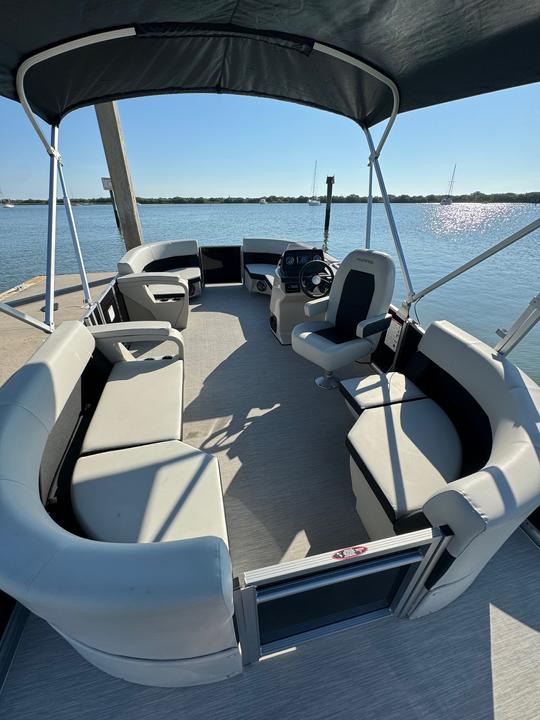 12 Person 2024 Harris Tritoon 150hp!