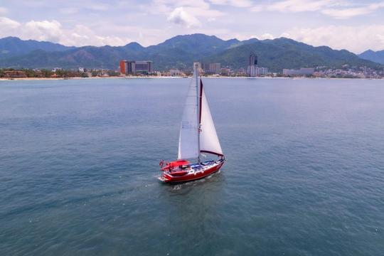 Expérience de luxe sur un voilier rouge de 40 pieds à Puerto Vallarta (nourriture incluse)