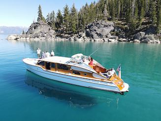 Yate vintage galardonado de 48 pies con Flybridge en South Lake Tahoe