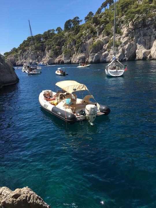 Boat rental in La Ciotat - Italian -  26 ft  300 Horsepower