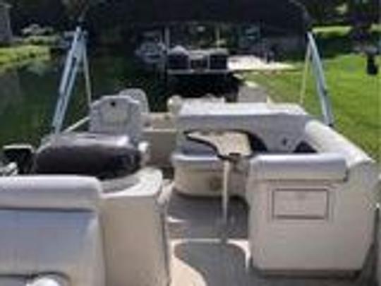 Aluguel de 6 dias do Premier Pontoon de 23 pés $2500 4-6 dias Holland/Saugatuck NÃO DIARIAMENTE