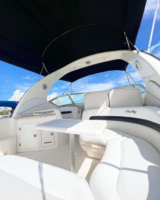 Sea Ray 32 ft for your day Cruising in Cancun