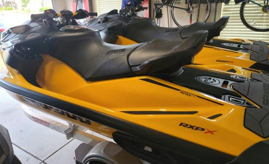 Ótima oferta para gêmeos 2022 Sea-Doo RXP X 300 para Lake Murray