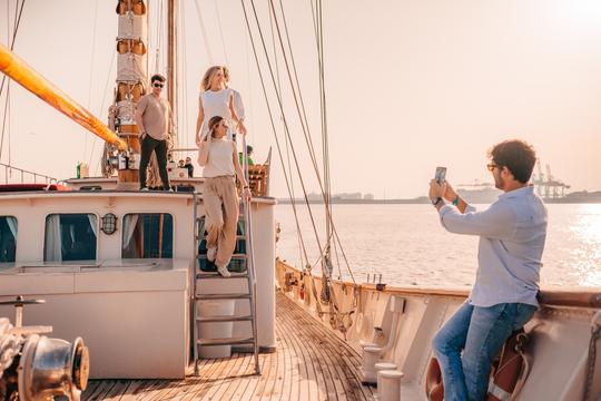 2-Hour Chill Out Mediterranean Sailing with Drinks onboard the 110ft Ketch 