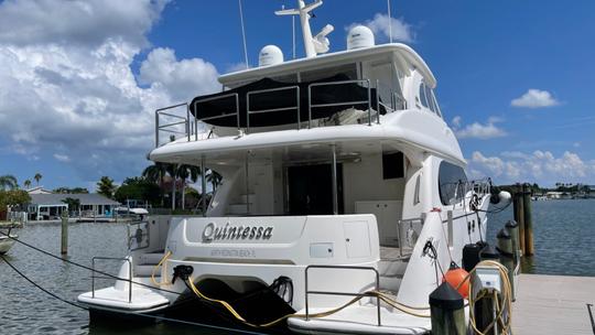 Catamaran à moteur Horizon « Quintessa » de 52 pieds à Saint-Pétersbourg, en Floride