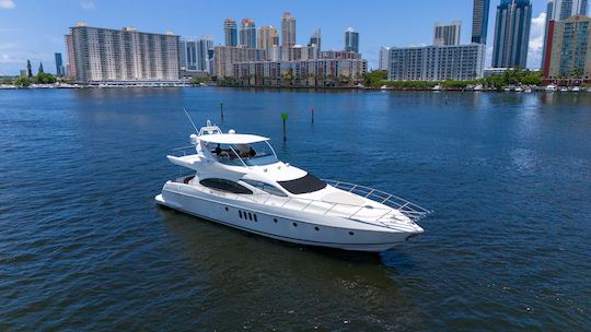 Excellent rapport qualité/prix ! Yacht de luxe Azimut de 70 pieds à North Miami - 13 personnes