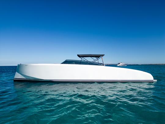 Oferta do dia! 43' Vanquish Yacht para Alugar em Ibiza, Espanha