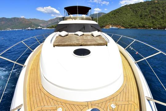 79ft (24 m) Sunseeker Manhattan Yacht - 4 Cabins