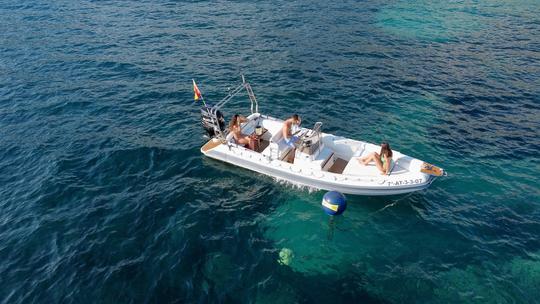 Gommonautica G65 RIB for 8, perfect for cruising the Golf of Rosas