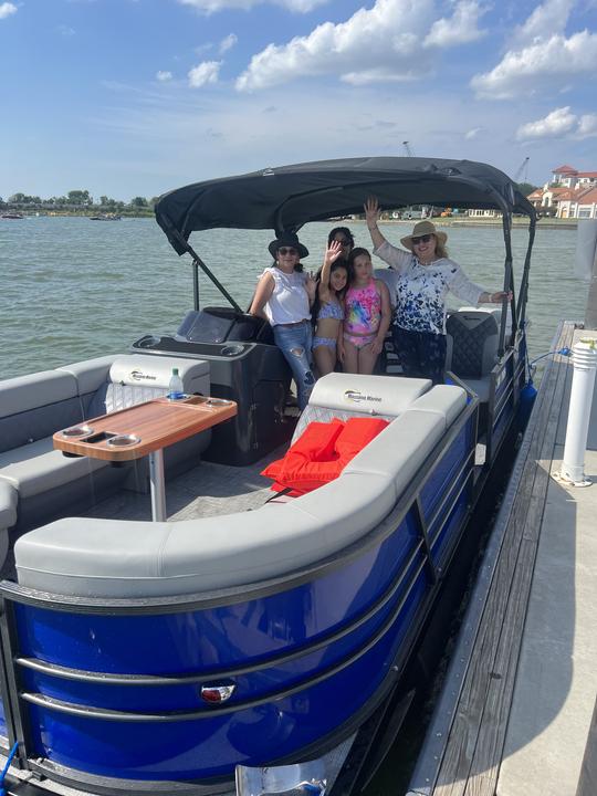 Summer Time Fun « 2023 24ft. Bateau ponton » @ Lake Ray Hubbard