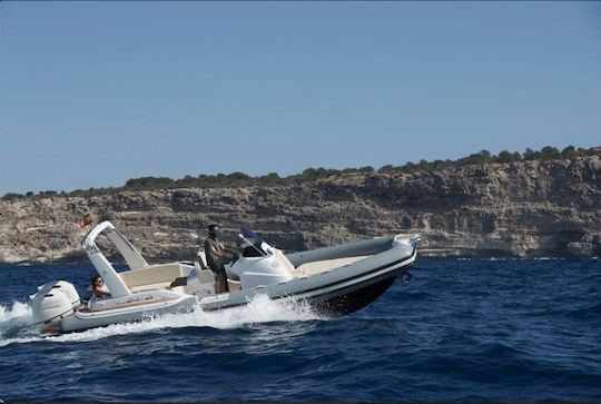 Bote Max Rib Joker de 9 metros y 400 CV en Milazzo, Sicilia