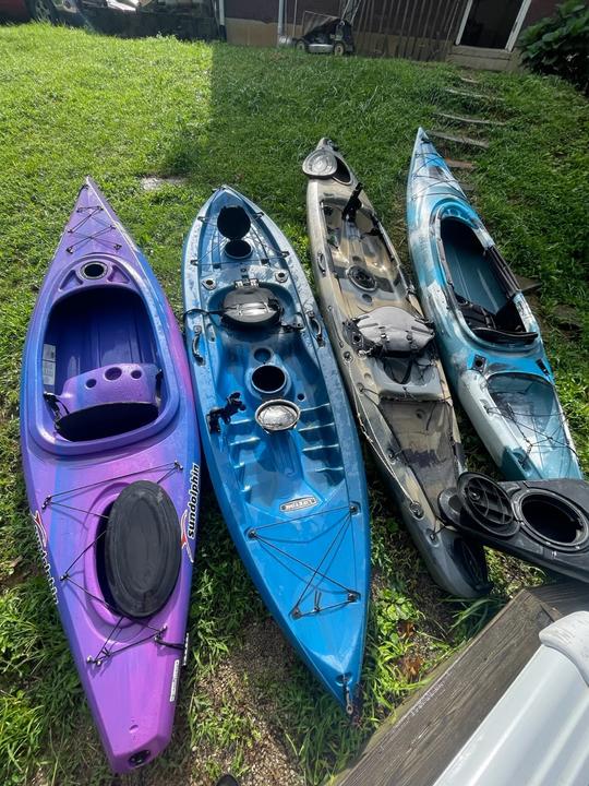 4 kayaks à louer : Field & stream, Sundolphin et Lifetime