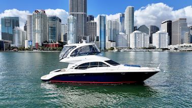 Luxury 60’ Yacht available in Downtown Miami