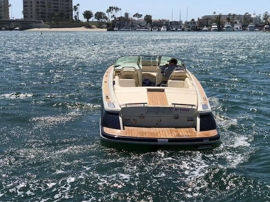 Chris Craft 27 lanza la edición Heritage de 2019 en Traverse City, Michigan