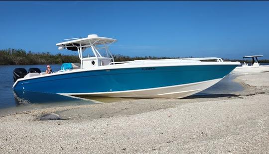 35' Marlago by Jefferson yachts Center Console