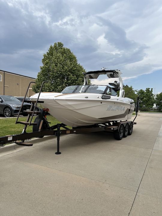 Location de bateaux de wake/surf Supra SL 550 2024 à Loveland, Colorado